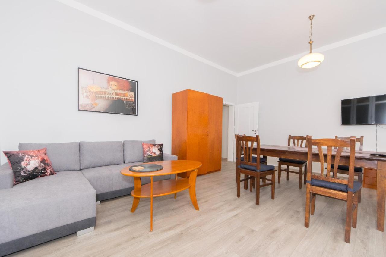 Best Location On Main Square P4You Pl 크라쿠프 외부 사진